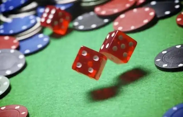 Bingo card room with numbers and prize display on 987ph